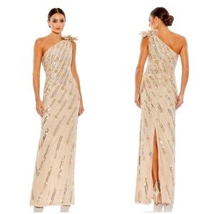 MAC DUGGAL Embellished Floral Detail One Shoulder Gown
